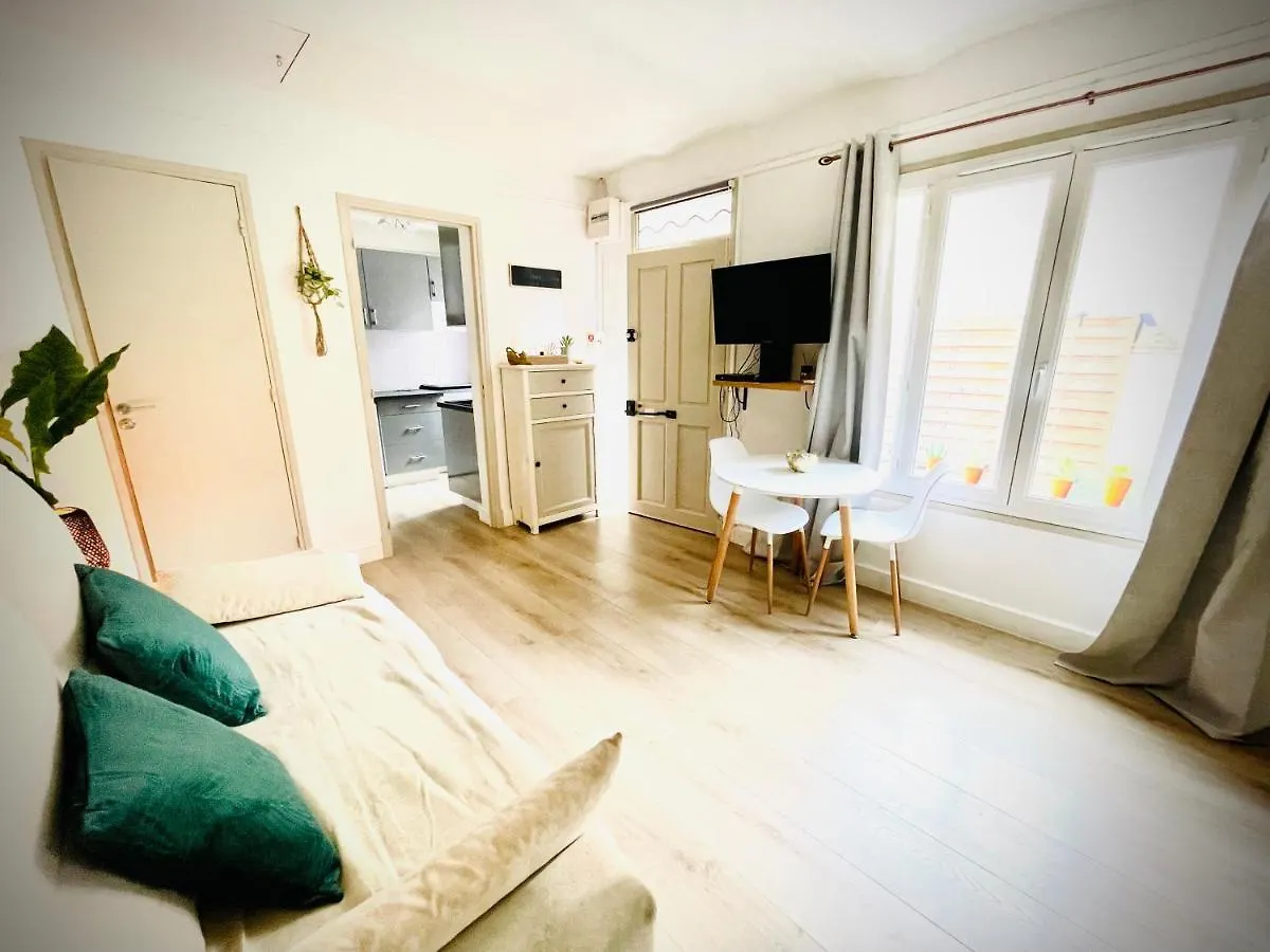 Maisonnette Studio Bas Suquet, 200M Plages, 700M Palais, Au Calme Cannes Appartement