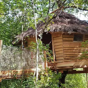 cabane-dans-les-arbres-les-lutins.midi-pyreneeshotels.com/