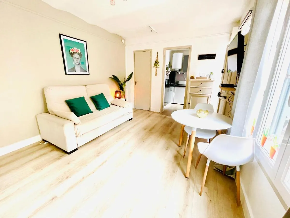 Maisonnette Studio Bas Suquet, 200M Plages, 700M Palais, Au Calme Cannes Apartment
